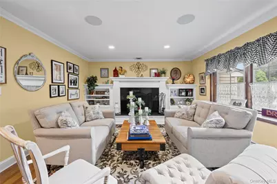 67 Broadway, Smithtown, NY 11787 - Photo 16
