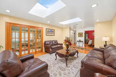 23 Pimlico Drive, Commack, NY 11725 - Photo 8