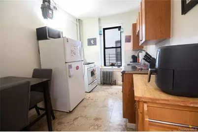 22-07 19th Street #D, Astoria, NY 11105 - Photo 6