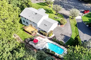 18 Gleeful Ln, Valley Cottage, NY 10989 - Photo 2