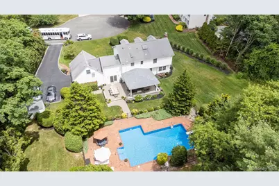 17 Lemark Court, East Setauket, NY 11733 - Photo 2