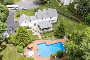 17 Lemark Ct, East Setauket, NY 11733 - Photo 2