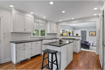 17 Lemark Court, East Setauket, NY 11733 - Photo 10