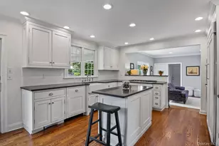 17 Lemark Ct, East Setauket, NY 11733 - Photo 10