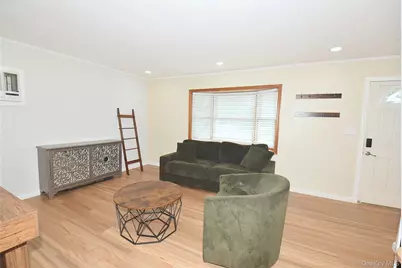 101 Phyllis Drive, Lindenhurst, NY 11757 - Photo 12