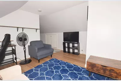 101 Phyllis Drive, Lindenhurst, NY 11757 - Photo 28
