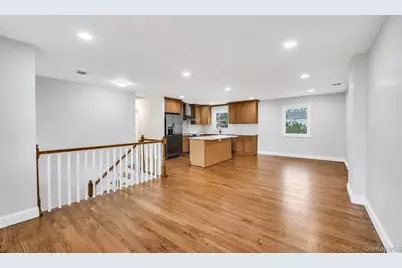 339 Avenue B, Ronkonkoma, NY 11779 - Photo 4
