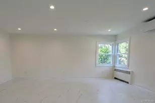 11 Wood St, Lynbrook, NY 11563 - Photo 4