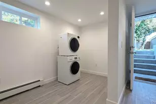 11 Wood St, Lynbrook, NY 11563 - Photo 12