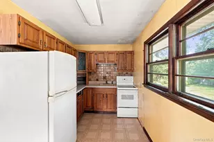 7 Roosevelt Rd, Hyde Park, NY 12538 - Photo 6