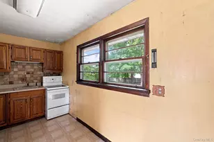 7 Roosevelt Rd, Hyde Park, NY 12538 - Photo 4