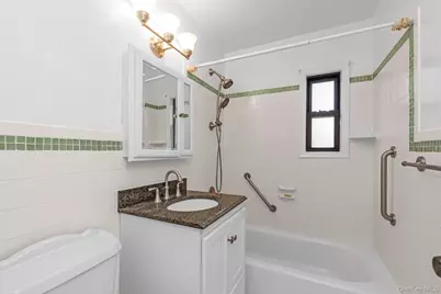 1197 E Broadway #K24, Hewlett, NY 11557 - Photo 12