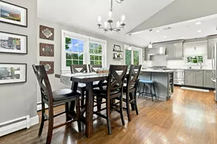 39 Harriet Ln, Huntington, NY 11743 - Photo 6