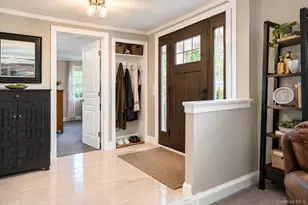 39 Harriet Ln, Huntington, NY 11743 - Photo 2