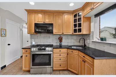 11 White Street, Valley Stream, NY 11580 - Photo 14