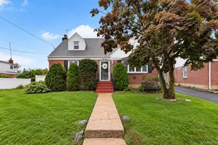 11 White St, Valley Stream, NY 11580 - Photo 2