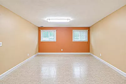 240 N Virginia Avenue, Massapequa, NY 11758 - Photo 14