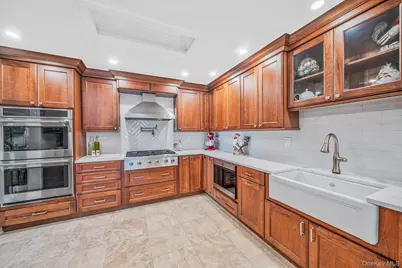 112 Erin Lane, East Setauket, NY 11733 - Photo 12
