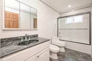 21 Page Dr, Hicksville, NY 11801 - Photo 14