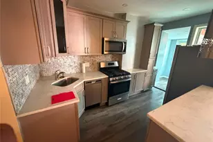 27 Stephens Ct, Brooklyn, NY 11226 - Photo 6