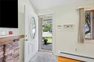 148 Birs Ave, Lindenhurst, NY 11757 - Photo 6