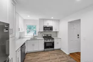7 Anchorage Rd, Port Washington, NY 11050 - Photo 6