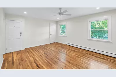 7 Anchorage Road #2, Port Washington, NY 11050 - Photo 4