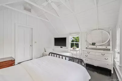 13 Spring Garden Avenue, Shelter Island Heights, NY 11965 - Photo 34