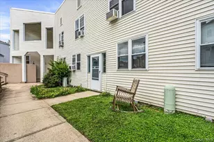 80 Townhouse Road N, Huntington Station, NY 11746 - Photo 18