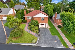 72 Mohawk Rd, Yonkers, NY 10710 - Photo 2