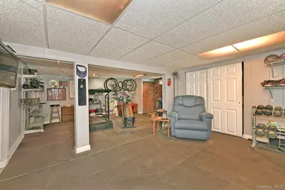 35 Jensen Road, Bay Shore, NY 11706 - Photo 24