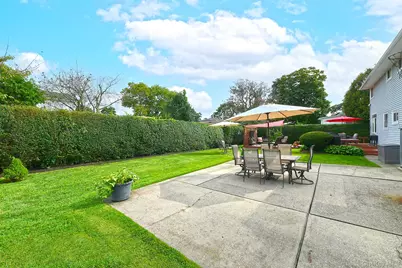 35 Jensen Road, Bay Shore, NY 11706 - Photo 30