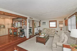 35 Jensen Rd, Bay Shore, NY 11706 - Photo 8