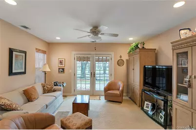 41 Madison Circle, Middle Island, NY 11953 - Photo 10