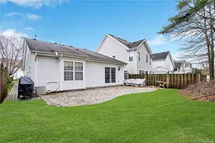 41 Madison Cir, Middle Island, NY 11953 - Photo 2