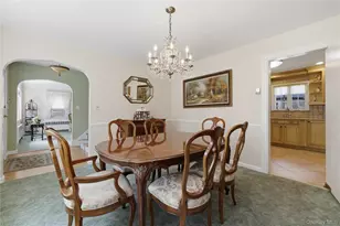 1 Beech Ct, Malverne, NY 11565 - Photo 6