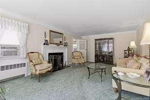 1 Beech Ct, Malverne, NY 11565 - Photo 4