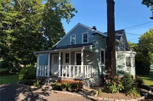 549 Main Rd, Aquebogue, NY 11901 - Photo 2