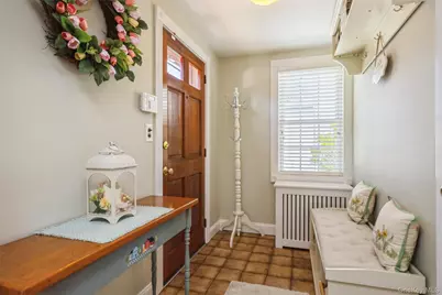 99 Barwick Street, Floral Park, NY 11001 - Photo 8