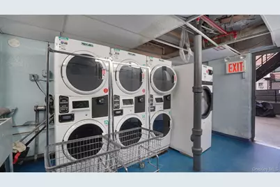 66-15 Wetherole St #E4, Rego Park, NY 11374 - Photo 14