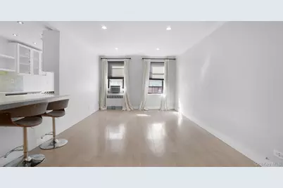 66-15 Wetherole St #E4, Rego Park, NY 11374 - Photo 2