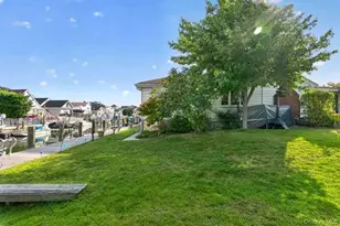84 E Lido Promenade, Lindenhurst, NY 11757 - Photo 30