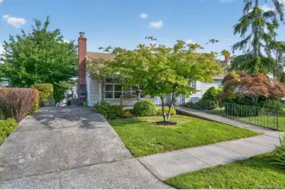 84 E Lido Promenade, Lindenhurst, NY 11757 - Photo 2