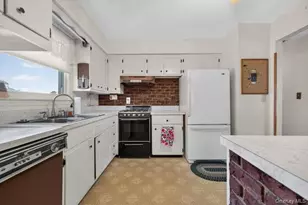 84 E Lido Promenade, Lindenhurst, NY 11757 - Photo 18