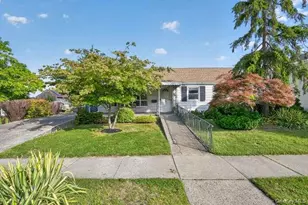 84 E Lido Promenade, Lindenhurst, NY 11757 - Photo 4