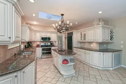 7 Ona Avenue, Dix Hills, NY 11746 - Photo 10