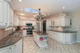 7 Ona Ave, Dix Hills, NY 11746 - Photo 10