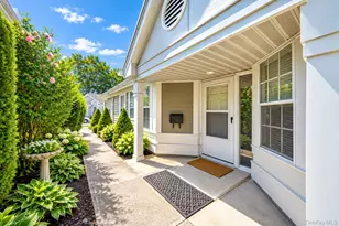 20 Wainscott Ct, Ridge, NY 11961 - Photo 2