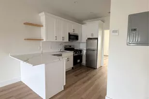 1220 Doges Prom, Copiague, NY 11757 - Photo 8
