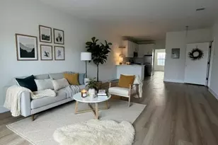 1220 Doges Prom, Copiague, NY 11757 - Photo 14